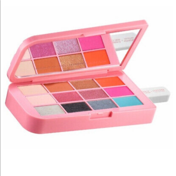 12 eyeshadow palette - Picture 3 of 8